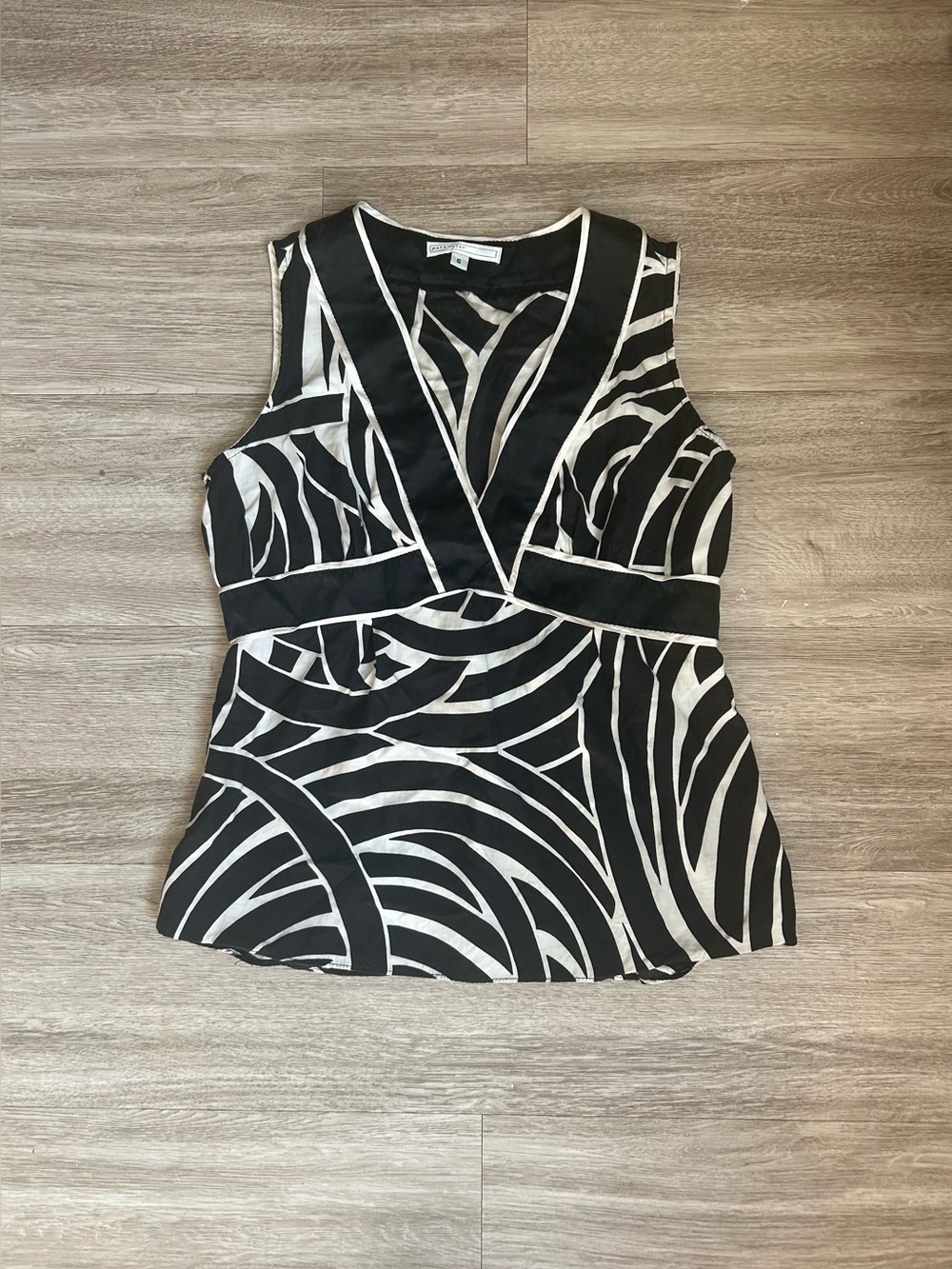 Y2k Vintage Parameter Archival Abstract Mod Swirl Top 💼🌀